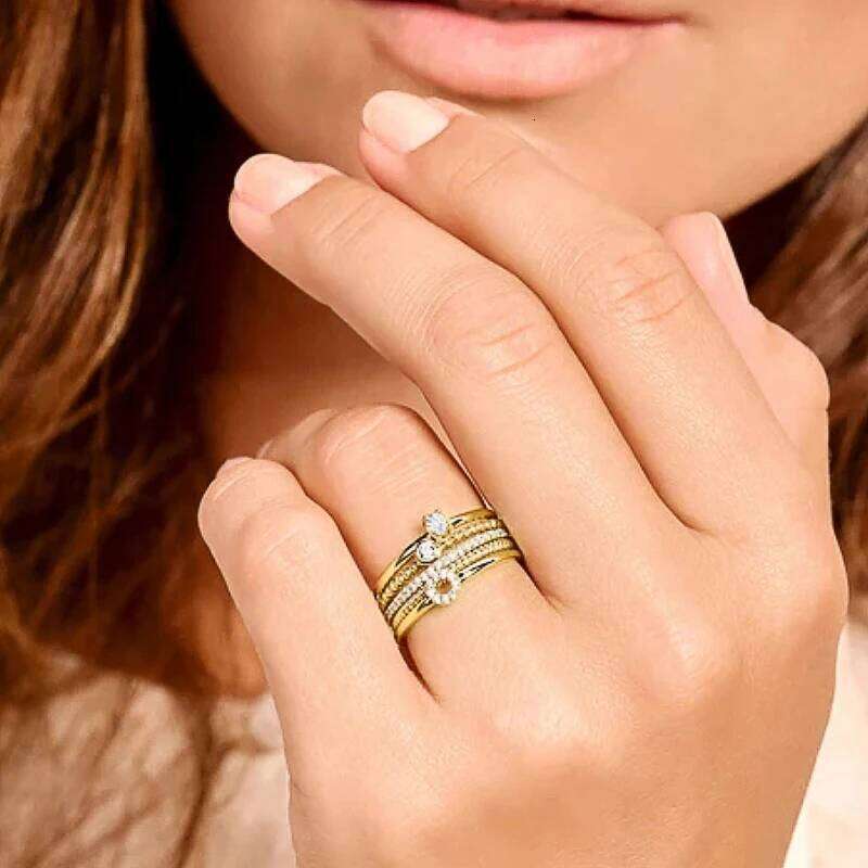 Huitan Fashion 5Pcs Stackable Rings Set Female Engagement Party Accessories Delicate Trendy Brilliant Zirconia Finger Jewelry