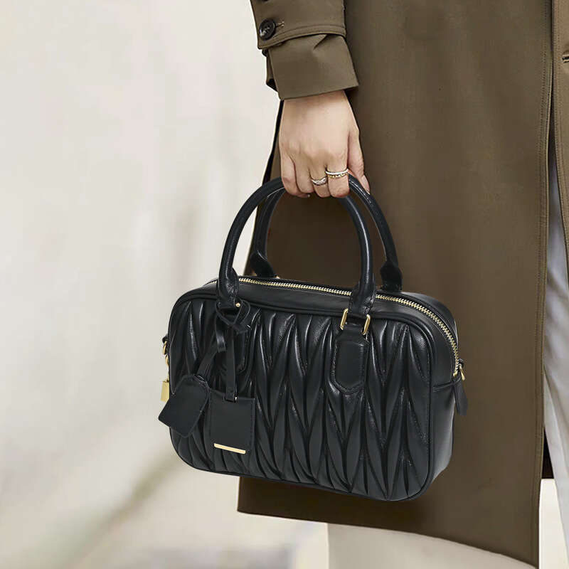 2024 New Women's Sheepskin Pleated Bowling Niche High-end Boston Popular Handbag Crossbody Bag