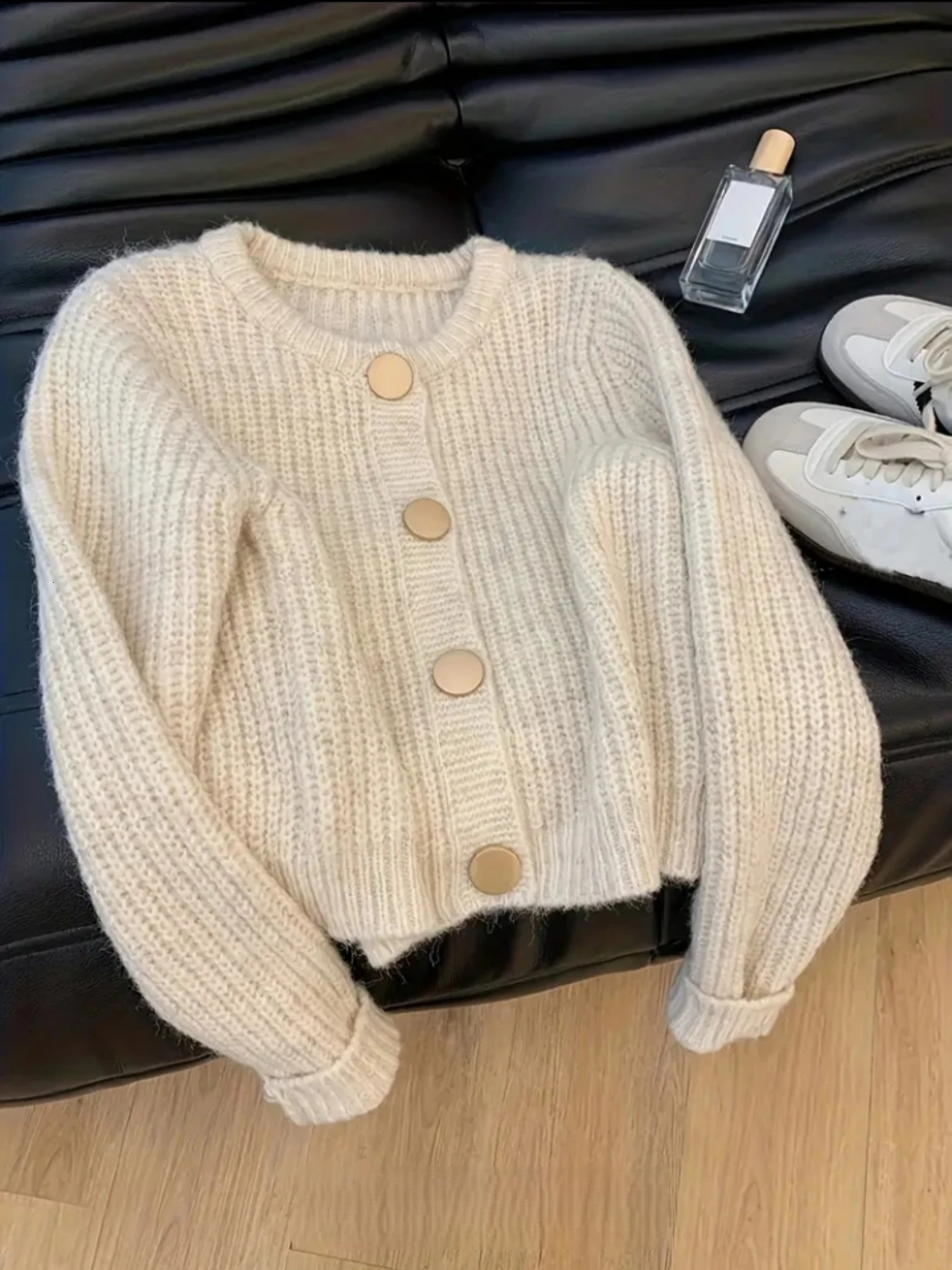 Xiaoxiangfeng Big Button Cardigan SweaterFashion Womens Tops Woolen Soft Knitted Long Sleeve Beautiful Ladies Sweater 251229