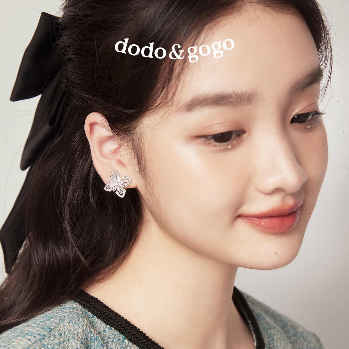 Luxury Brand Designer Jewelry Hollow Flower Four-Leaf Clover Earrings For Women 2025 New Hot-Selling Light Luxury High-End Earrings Flower Ear Jewelry