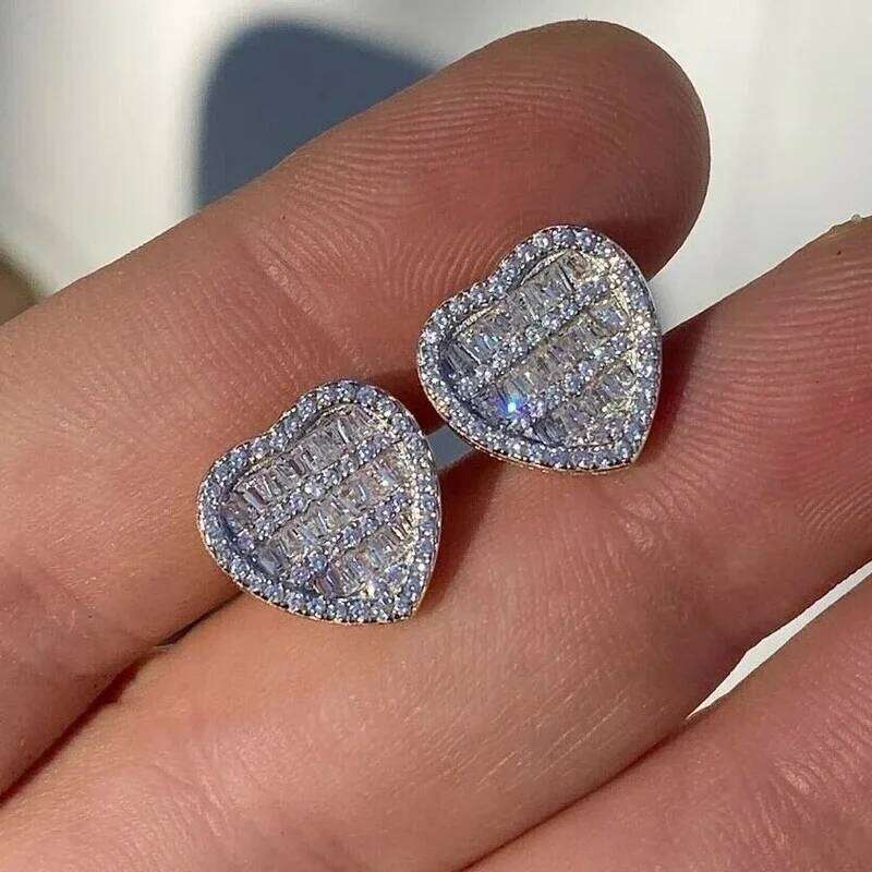 Huitan Bling Crystal Heart Stud for Women Silver Color Exquisite Love Earrings Daily Wear Party Romantic Jewelry