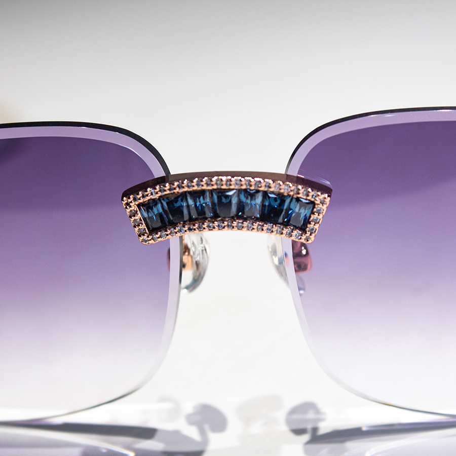 Custom Hip Hop Rapper Luxury Iced Out Mens Glasses Blue Gemstone Baguette Moissanite Rimless Buffalo Horn Sunglasses