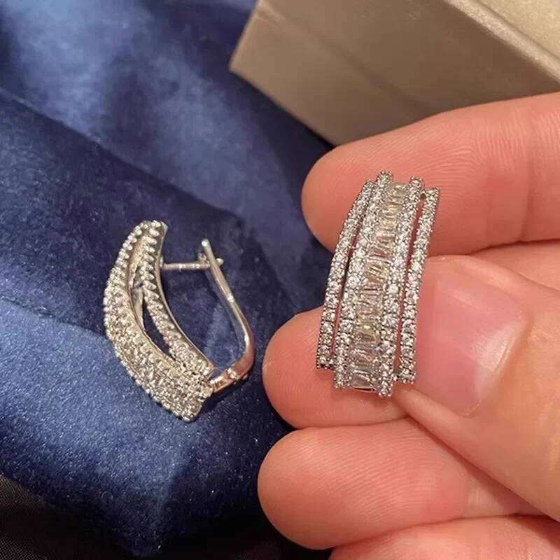 Huitan Modern Shiny Hoop Earrings Female Dazzling Gorgeous Wedding Band Jewelry Chic Charming Delicate Ear Piercing Accessories