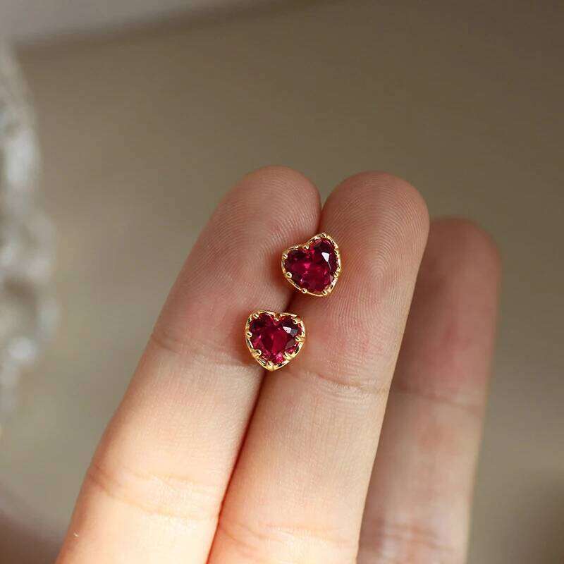 Huitan Charming Heart Red Zirconia Pierced Earrings Bridal Wedding Jewelry Chic Ear Stud Graceful Lady Engagement Accessories