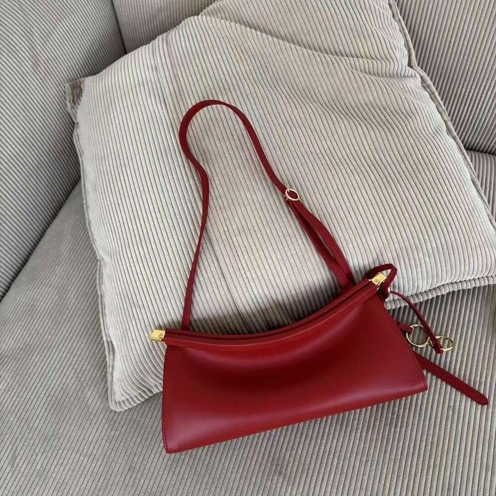 toteBag Shoulder ROSE NOIRE High Version Clip High-end Sense of Temperament Niche Underarm French Style Shoulder Genuine Leather Baguette Bag