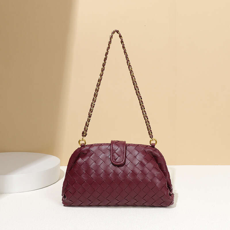 Cross-Border European and American Fashion Simple New Handbag for Women Hand-Woven Chain Shoulder Underarm Shell Clip Bag