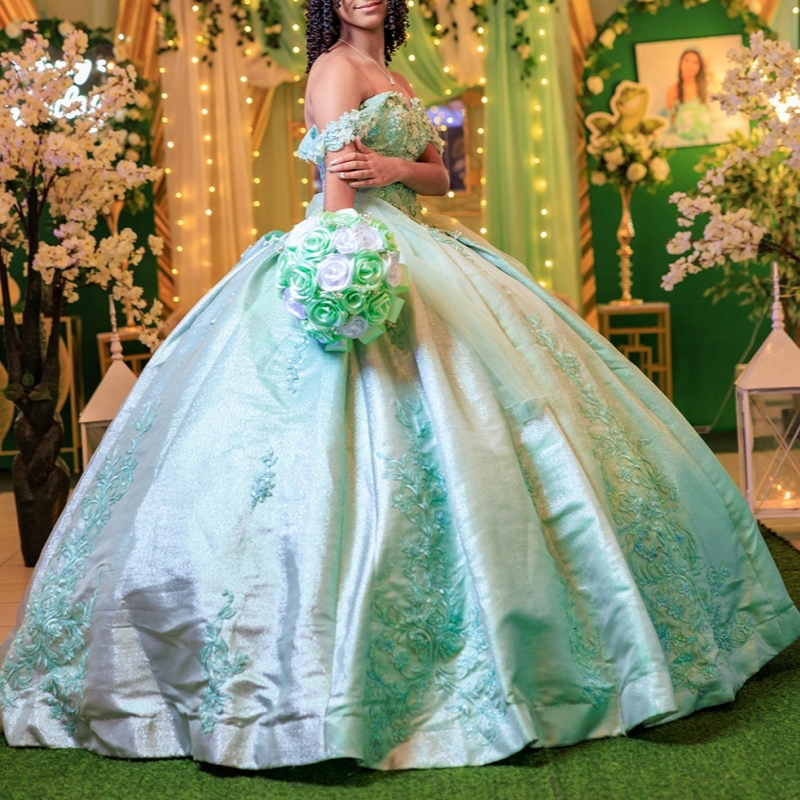 Green Shiny Quinceanera Dresses Off Shoulder Ball Gown Sweet 16 Dress Applique Lace Beading Crystal Bow Tull Birthday Party Vestidos 15 De Anos