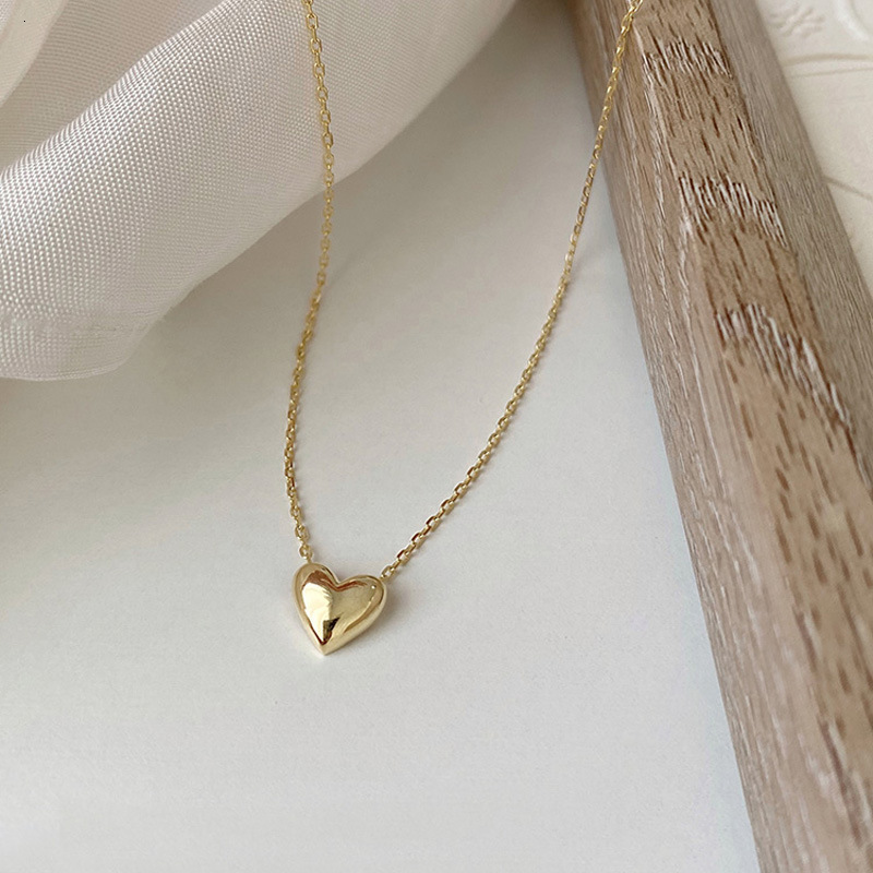 Luxury 925 Sterling Silver Plated 18K Gold Heart Necklace for Women Classic Heart-Shaped Pendant Clavicle Chain