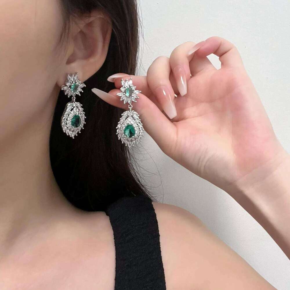 Retro luxury inlaid phoenix tail feathers Green gemstone water droplet earrings for women high-end earring wedding jewelry