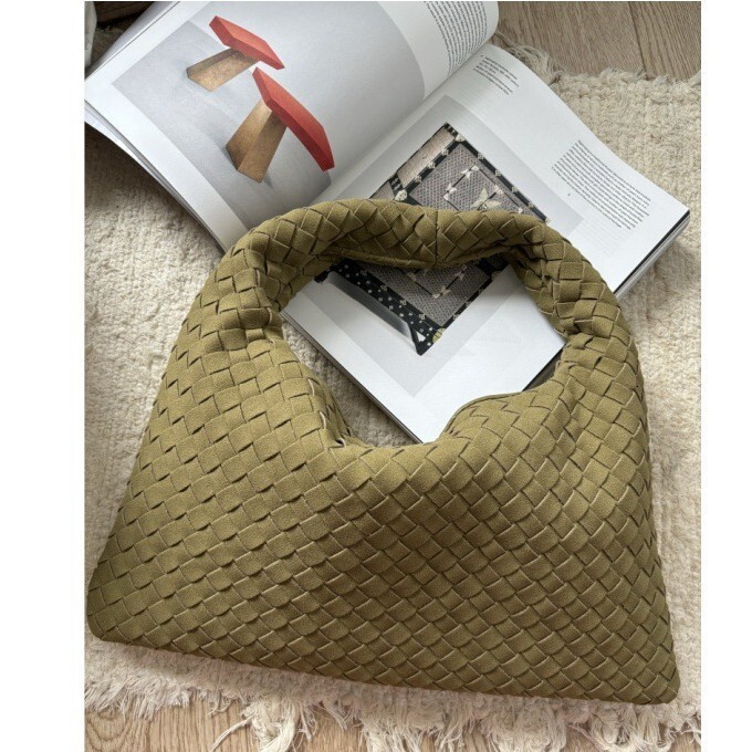 Designer's new hop women's bag suede woven bag large capacity hand-held shoulder bag armpit bag