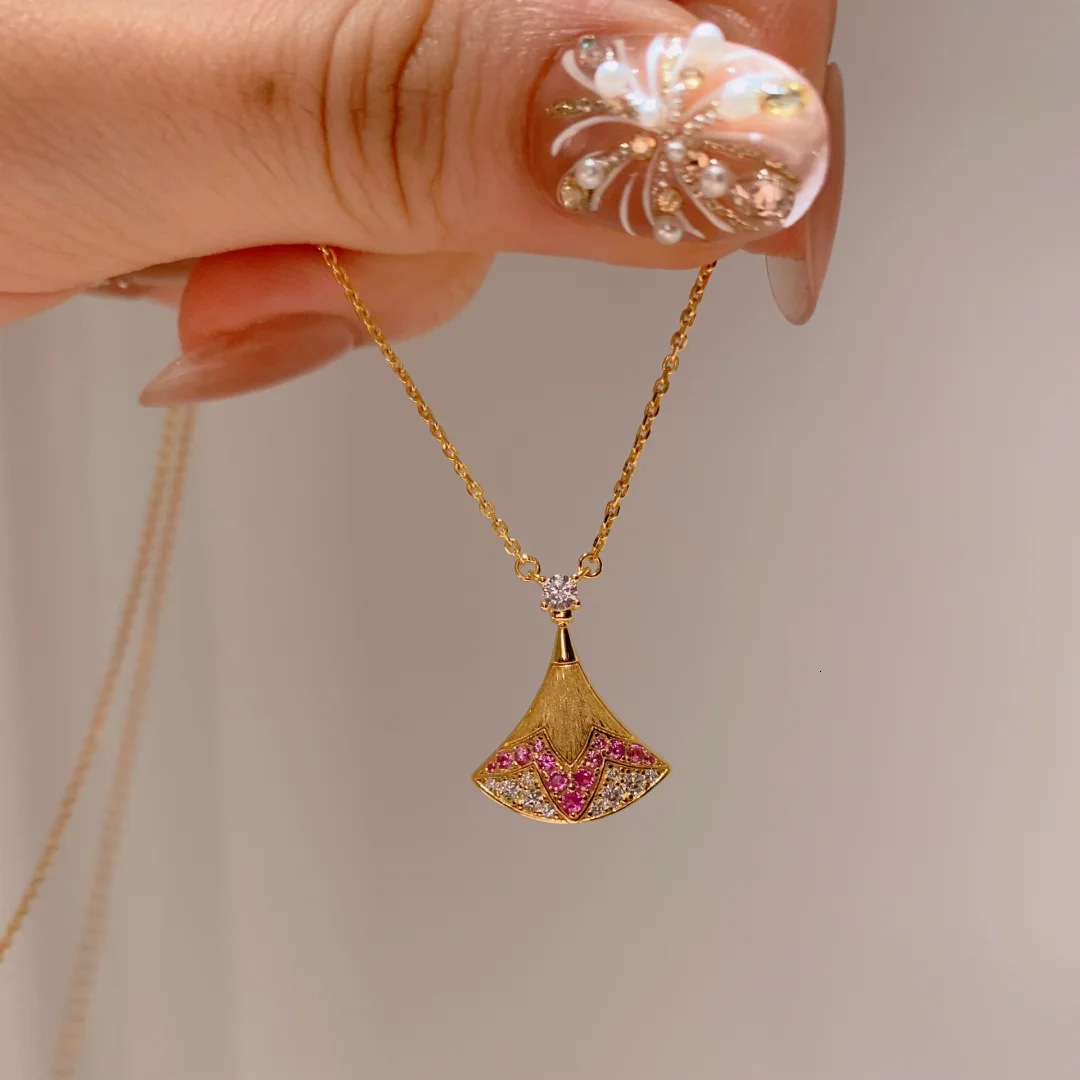 Luxury Brand Designer Jewelry French Retro Pink Corundum Brushed Mini Skirt Necklace Light Luxury Fashion Gold-Plated Fan Earrings Set For Women