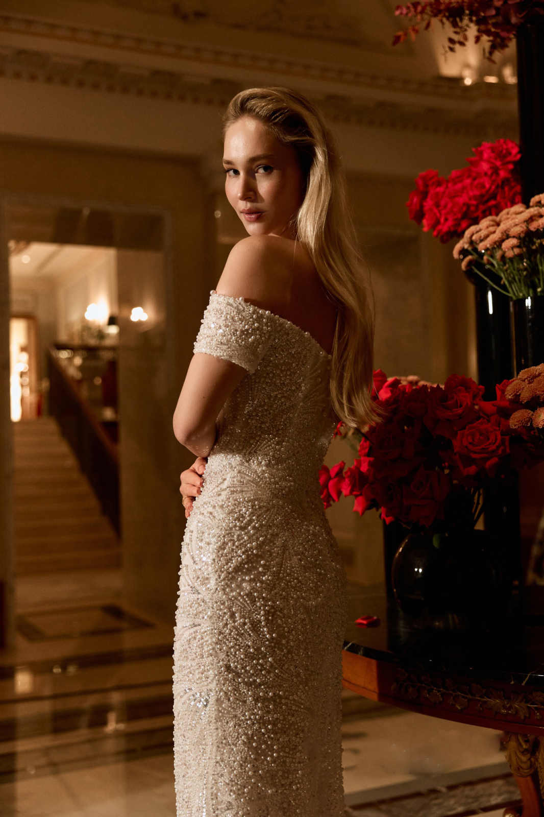 Elegant Off The Shoulder Wedding Dress Sexy Pearls Beaded Bridal Gown Luxurious Floor Length Mermaid Bride Dresses Customized