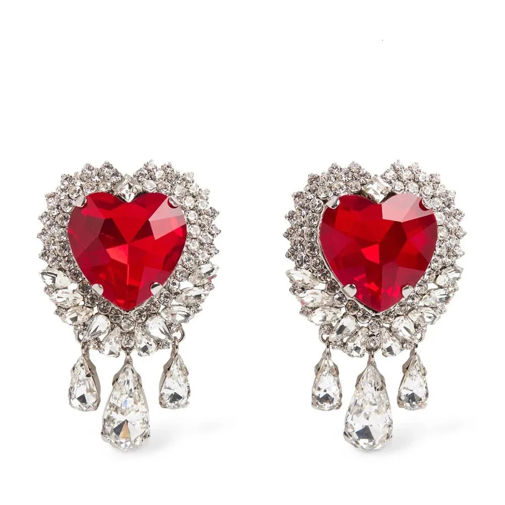 Fashion Red Heart Ear Clip Earrings Drop Pendant for Women 2025 Trend Rhinestone Dangle Earrings Elegant No Piercing Jewelry 251230