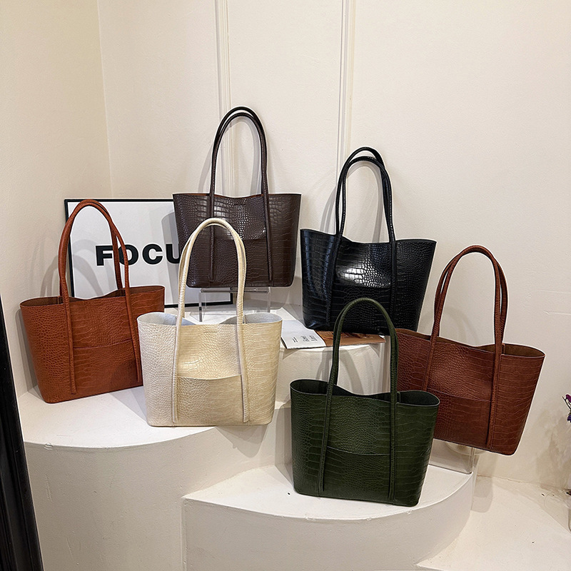 New Design Bags for foreign trade - New large-capacity handbags, tote bags, fashionable, casual and versatile women's bags, shoulder bags Free sh