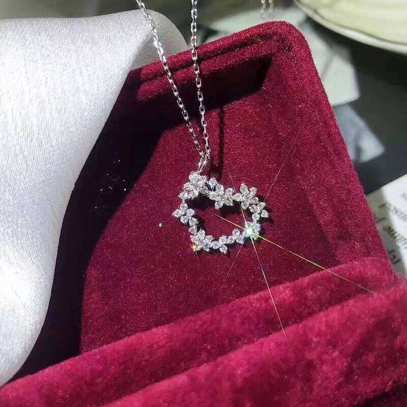 Huitan Romantic Flowers Heart Necklace Full Shiny White Cubic Zirconia Luxury Fashion Women Jewelry Exquisite Gift Wholesale Lot