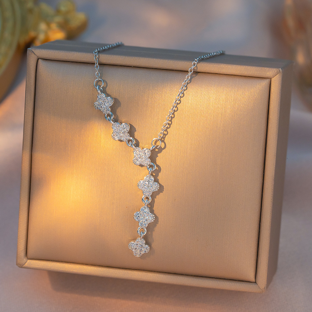 Luxury Brand Designer Jewelry Fashionable Light Luxury Tassel Four-Leaf Clover Micro Inlaid Full Diamond Necklace For Women Exquisite Sparkling High-E