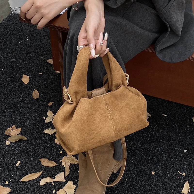 French Cloud Dumpling Bag Frosted Bag Fashion Handbag Lunch Box Bag Retro Magnetic Clasp Shoulder Crossbody Bag 251231