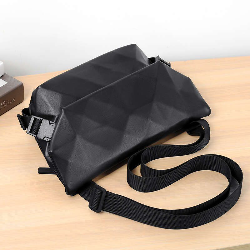 New Quilted Single Shoulder Fashionable Lightweight Crossbody Versatile Small Sling Bag Men S Trendy Brand Travel Backpack Wholesale High Quality Luxu