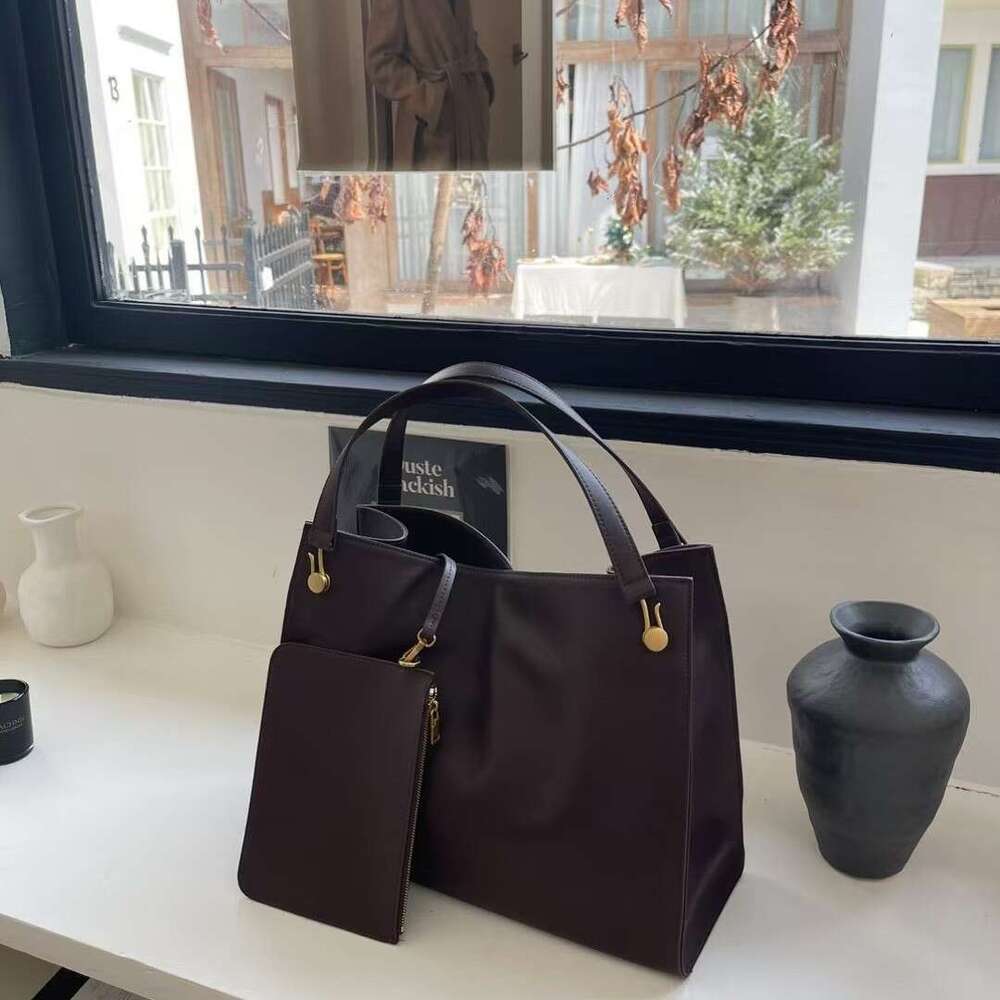 Totebag Shoulder ROSE NOIRE New Handheld Underarm With Metal Buckle Large Capacity Tote Bucket Bag Versatile And Practical Commuter For Women