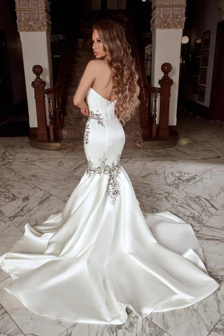 Classic A-Line Dresses With Appliques Full Sleeve Satin Floor Length Plus Size Wedding Dresses Romantic Vestido De Novia