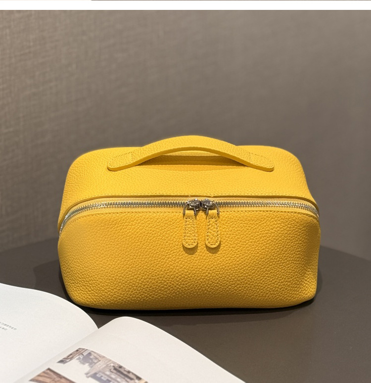 Sleek and sophisticated top-grain leather solid-color 2026 texture makeup bag genuine leather travel portable toiletry bag large-capacity storage bag