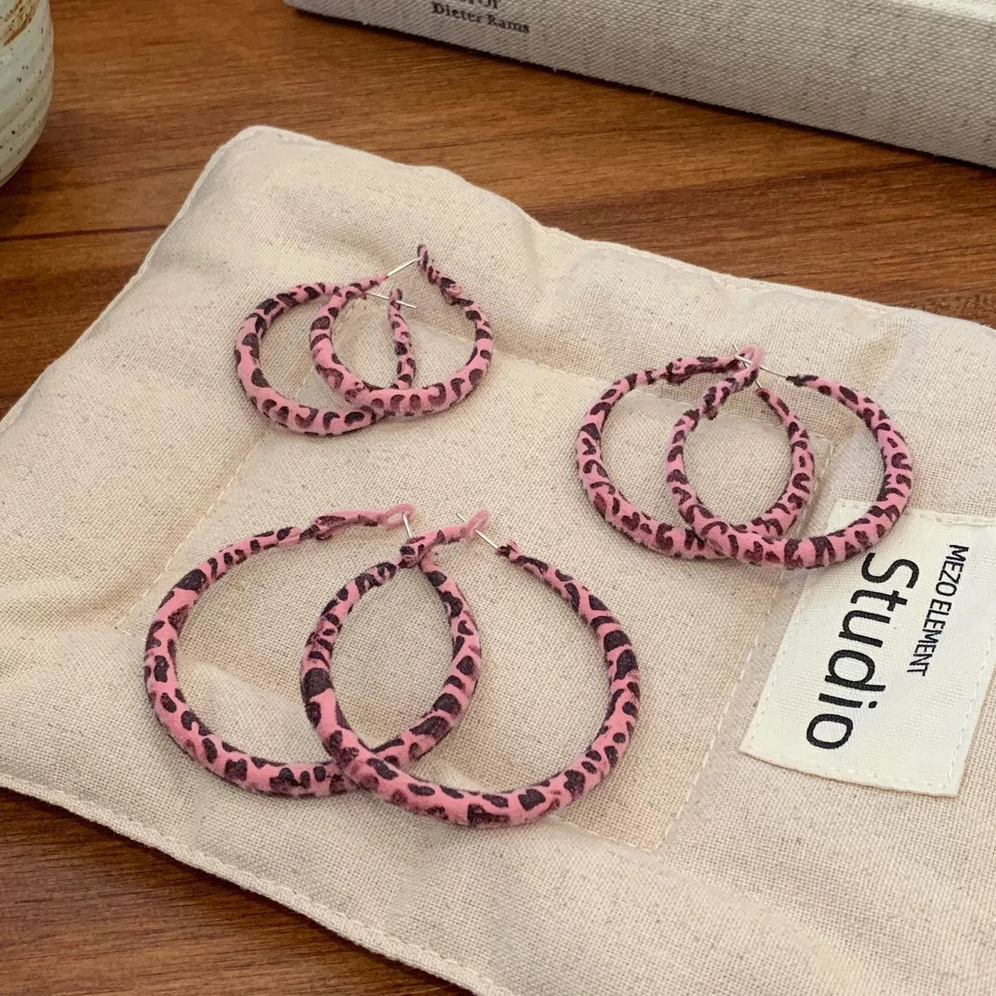Trendy Y2K Charms Pink Plush Leopard Hoop Earrings For Women Korean Fashion Aesthetic Harajuku Sexy Accessories Jewelry Gift 251230