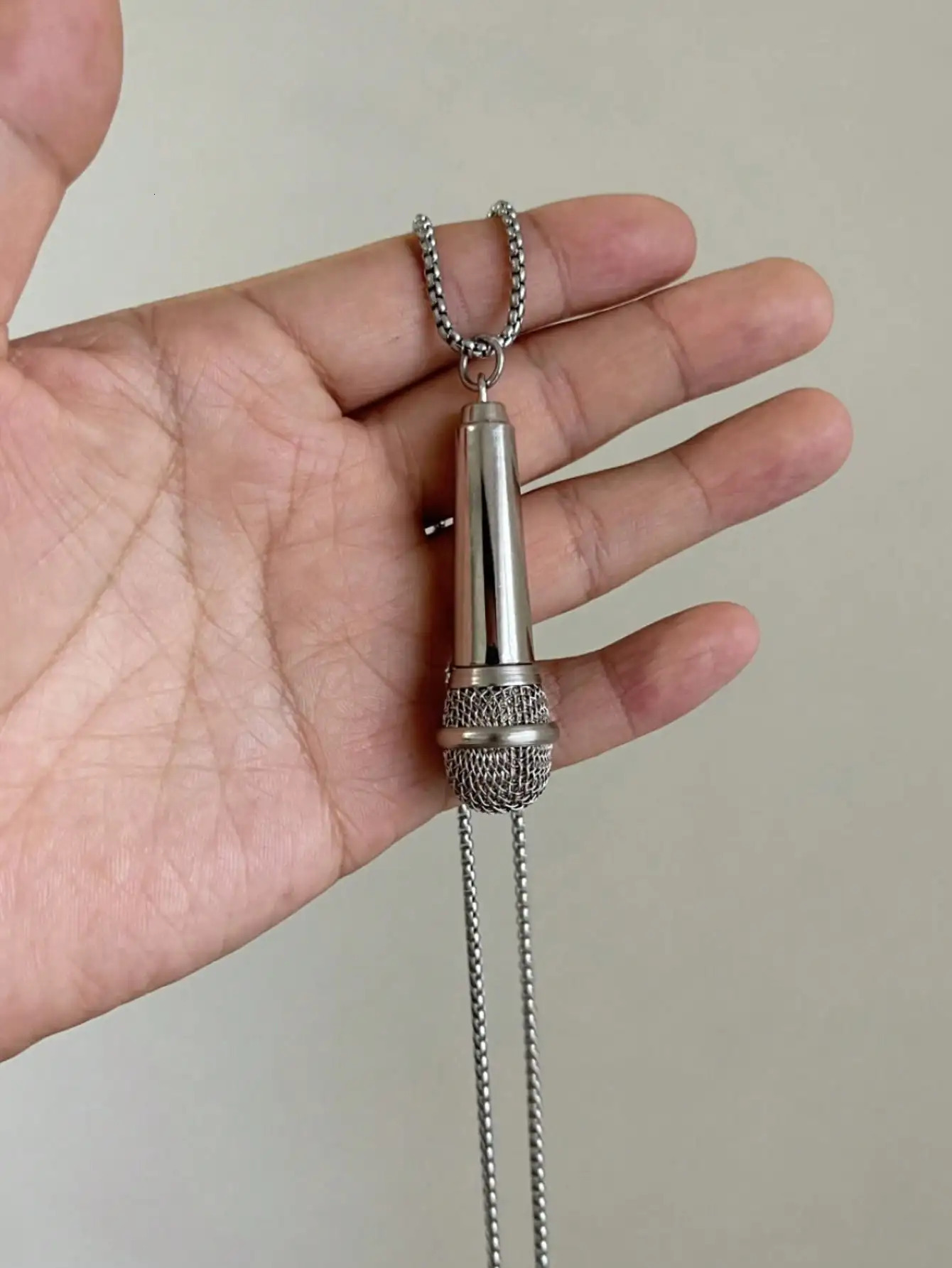 Creative 3D Microphone Pendant Necklace Mens Punk Hip-hop Fashion Jewelry Couple Necklace 251230