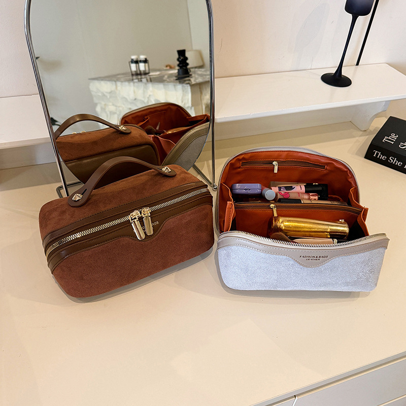 New Design Cross-border New large-capacity high-end fashionable hand-held storage bag, portable travel makeup bag, toiletry bag Free shipping