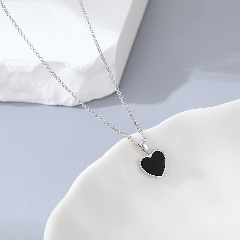 S925 Sterling Silver Heart Pendant Necklace for Women, Luxury Black Agate Clavicle Chain Jewelry