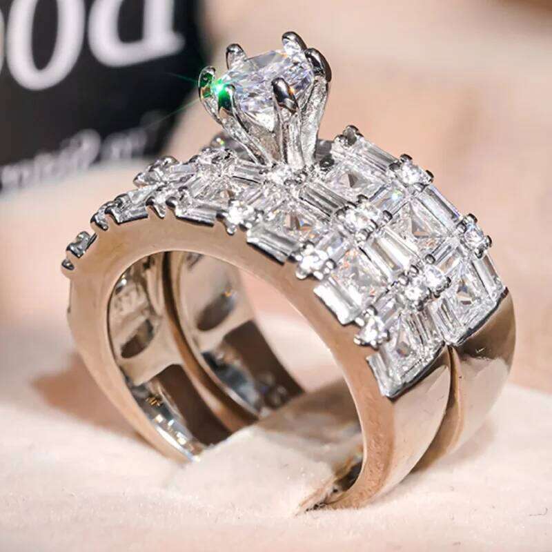 Huitan Opulent Sparkling 2Pcs Rings Set Charms Promise Wedding Band Jewelry Lady Delicate Attractive Accessories for Engagement