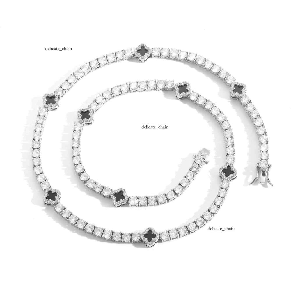 Luxurious Four-Leaf Clover Tennis Full VVS Moissanite Design Fashion Chain Necklace