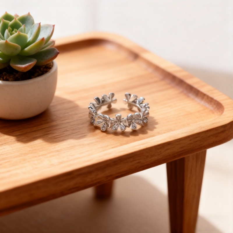 Aesthetic Daisy Open Rings with Bling Stones Adjustable Size Gold Silver Fashion Rings Hot Selling