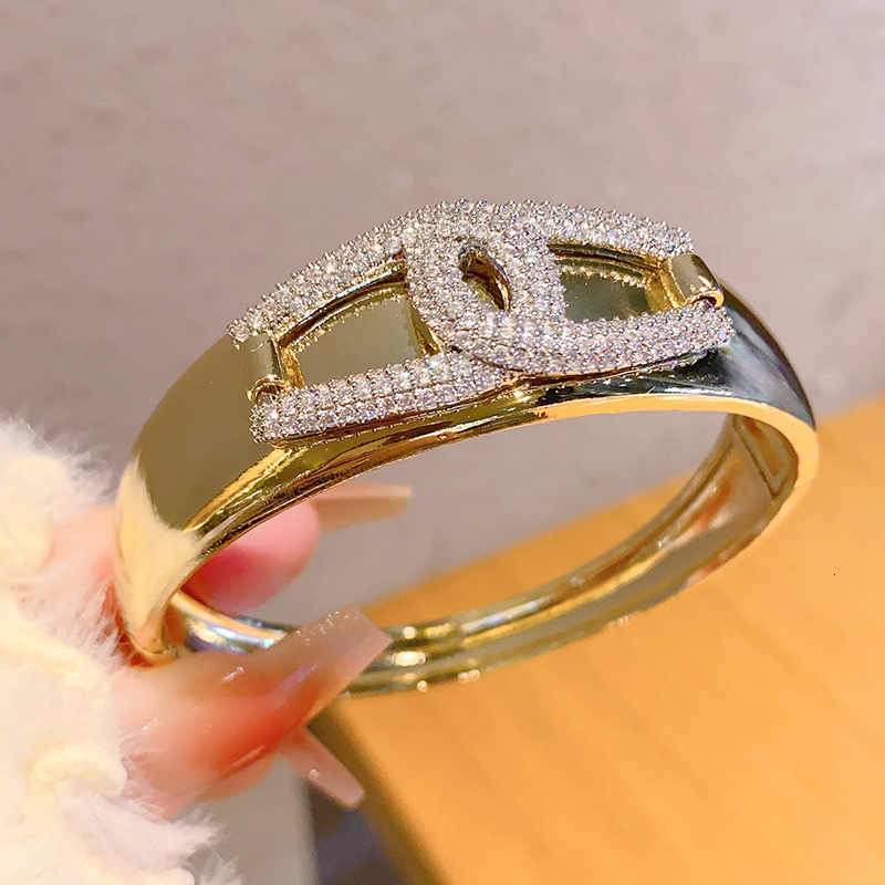 Luxury Brand Designer Jewelry High-End Fashion Double C Bracelet Personality Commuting Smooth Zircon Copper Bracelet
