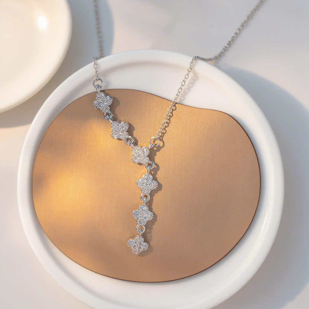 Luxury Brand Designer Jewelry Fashionable Light Luxury Tassel Four-Leaf Clover Micro Inlaid Full Diamond Necklace For Women Exquisite Sparkling High-E