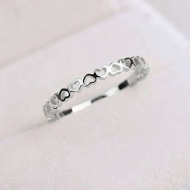 Huitan Hollow Hearts Finger Rings for Women 4Colors Available Daily Wear Exquisite Female Accessories Girls Gift Fashion Jewelry