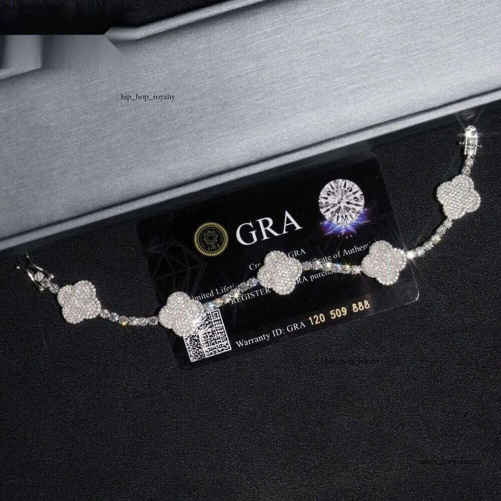 Stylish New Arrival Fashion Femme Design Sier VVS Moissanite Dia Iced Out Four Leaf Clover Tennis Chain Bracelet Free delivery