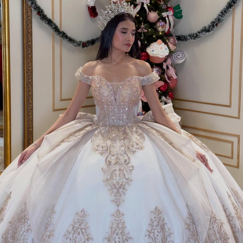 Champagne Shiny Quinceanera Dresses Off Shoulder Ball Gown Sweet 16 Dress Applique Lace Beading Crystal Tull Birthday Party Vestidos 15 De Anos