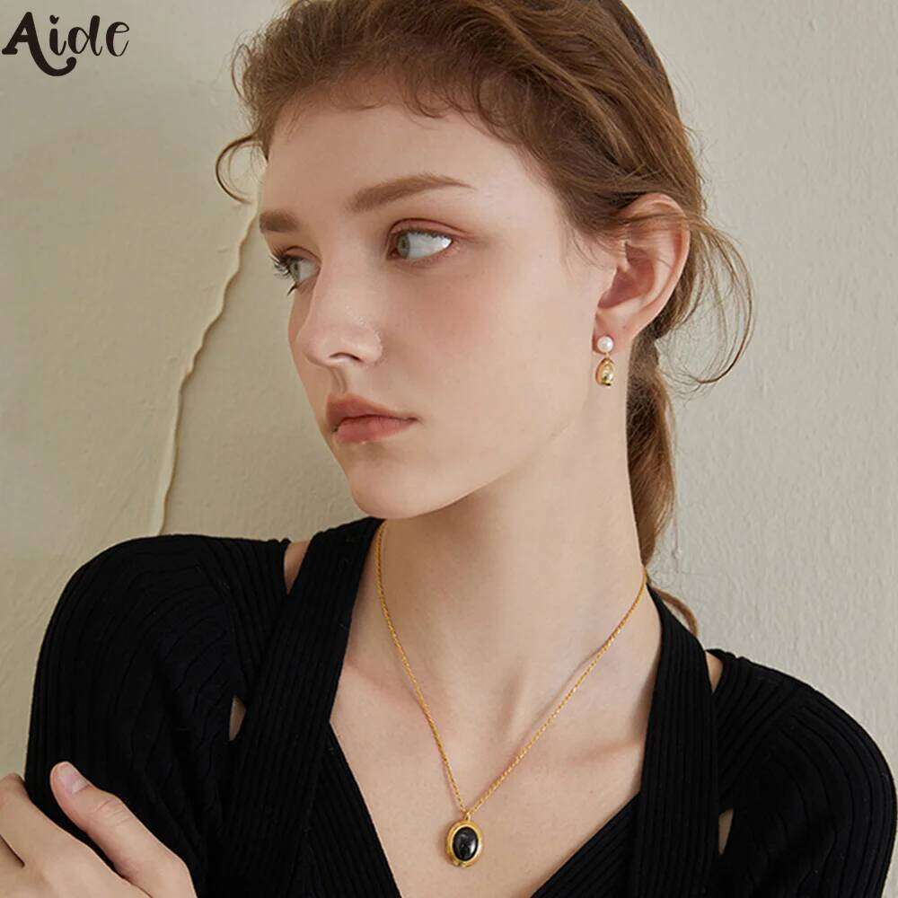 Aide Retro Metal Water Drop Round Pearl Pendant Earrings For Women Light Luxury Niche Design High-end Temperament Studs Jewelry