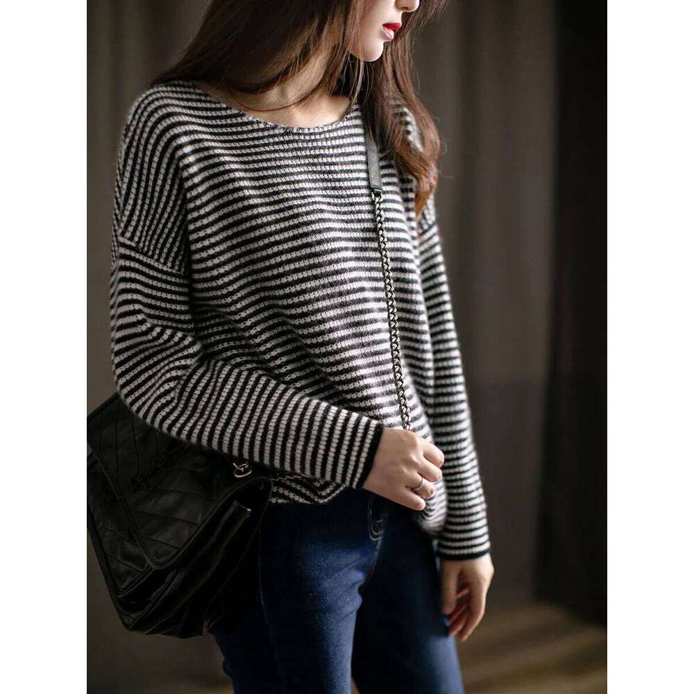 Women's Autumn Winter Cashmere Long Sleeve Black And White Stripe O-Neck Casual Fashion Pullover Women's Au