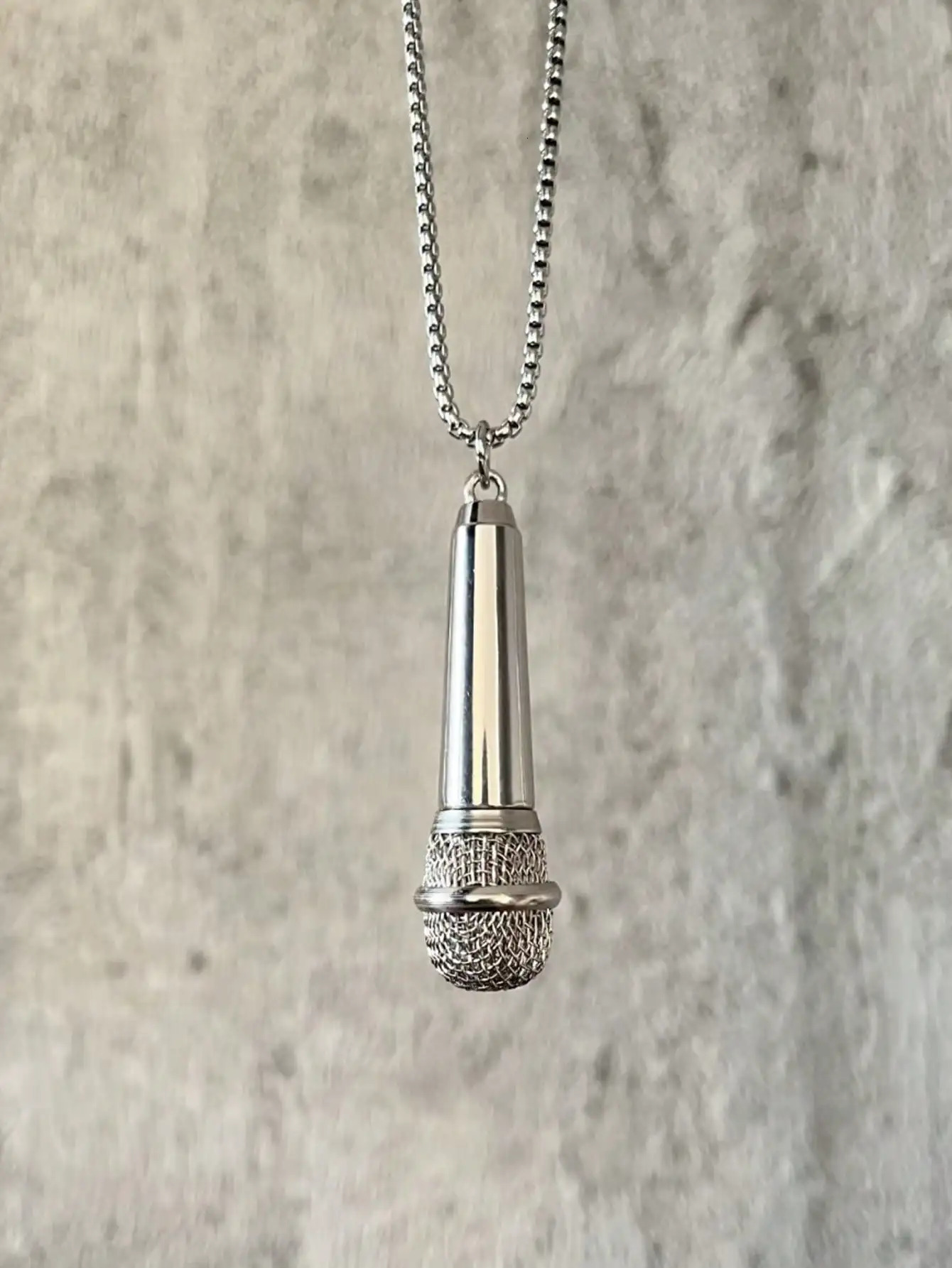 Creative 3D Microphone Pendant Necklace Mens Punk Hip-hop Fashion Jewelry Couple Necklace 251230