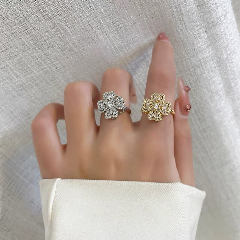 Luxury Brand Designer Jewelry Non-Fading Rotating Clover Adjustable Ring For Women, Light Luxury Niche Design, High-End Feel Ring Jewelry Wholesale