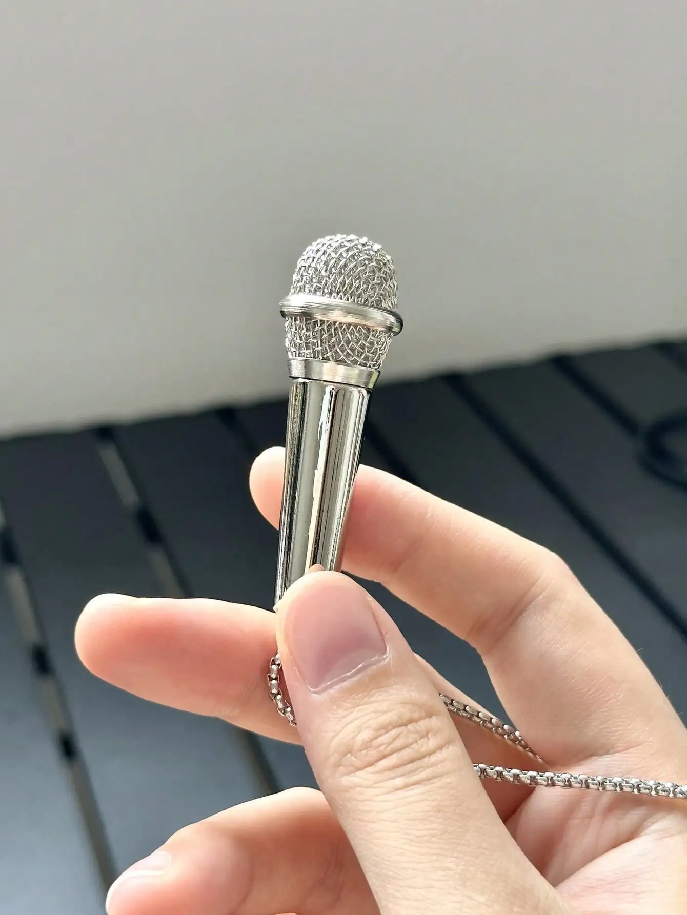 Creative 3D Microphone Pendant Necklace Mens Punk Hip-hop Fashion Jewelry Couple Necklace 251230