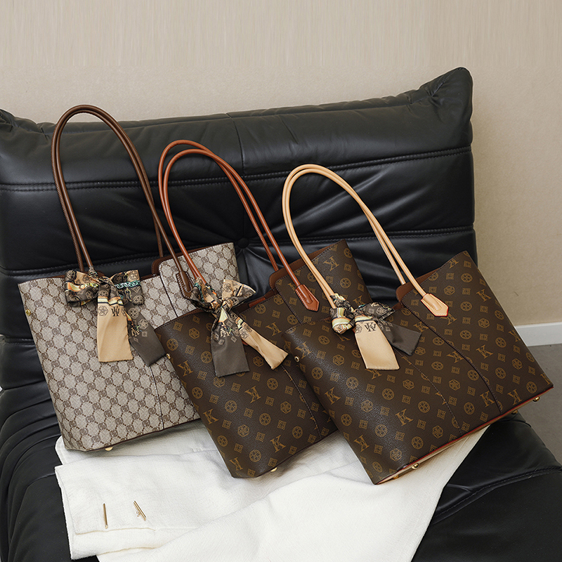 Trendsetting Womens Crossbody Satchel Crafted from High-Quality Fabrics