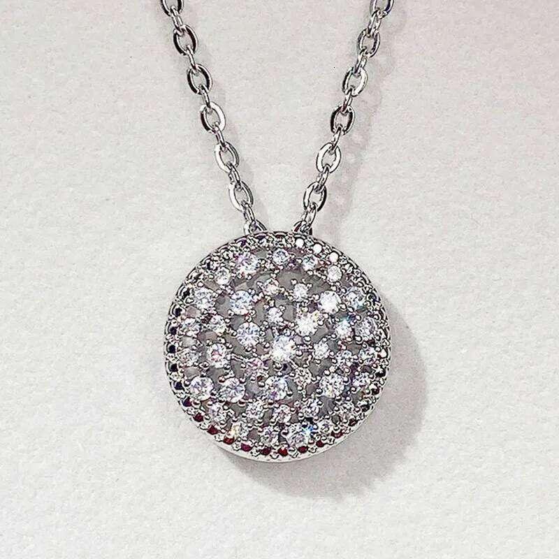 Huitan Full Dazzling CZ Stone Round Shaped Pendant Necklace Silver Color O Chain Luxury Wedding Accessories Women Trendy Jewelry