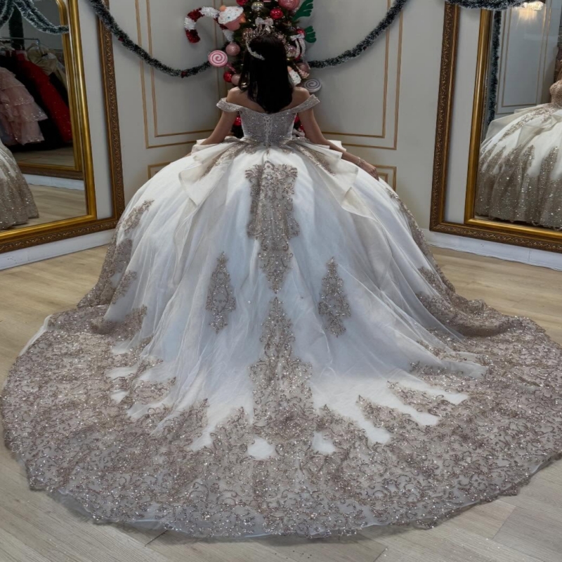 Champagne Shiny Quinceanera Dresses Off Shoulder Ball Gown Sweet 16 Dress Applique Lace Beading Crystal Tull Birthday Party Vestidos 15 De Anos
