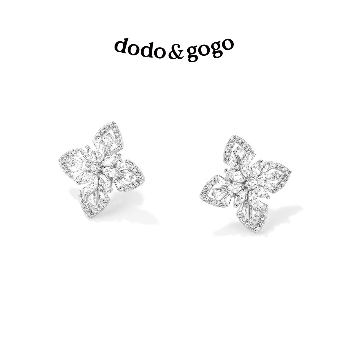 Luxury Brand Designer Jewelry Hollow Flower Four-Leaf Clover Earrings For Women 2025 New Hot-Selling Light Luxury High-End Earrings Flower Ear Jewelry