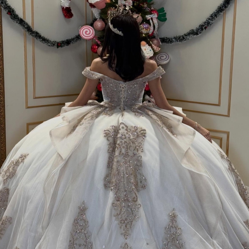 Champagne Shiny Quinceanera Dresses Off Shoulder Ball Gown Sweet 16 Dress Applique Lace Beading Crystal Tull Birthday Party Vestidos 15 De Anos