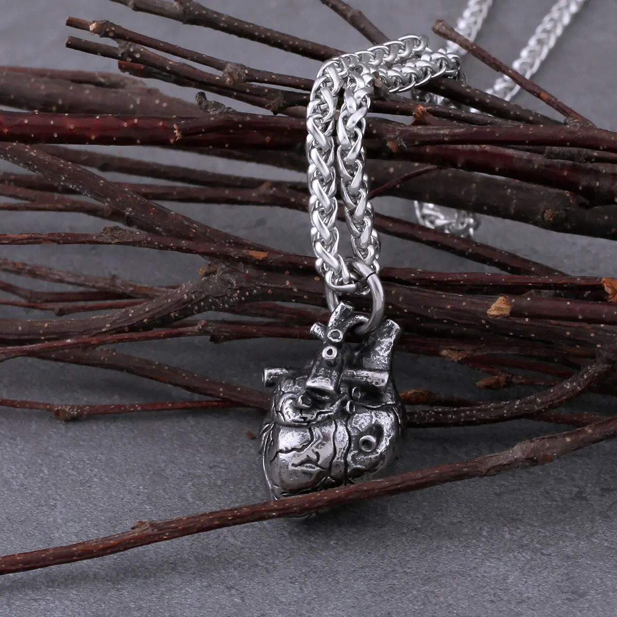 Fashion Hip Hop Heart Necklace Stainless Steel For Men and Women Punk Vintage Biker Pendant Charm Lucky Heart Jewelry Gifts 251230