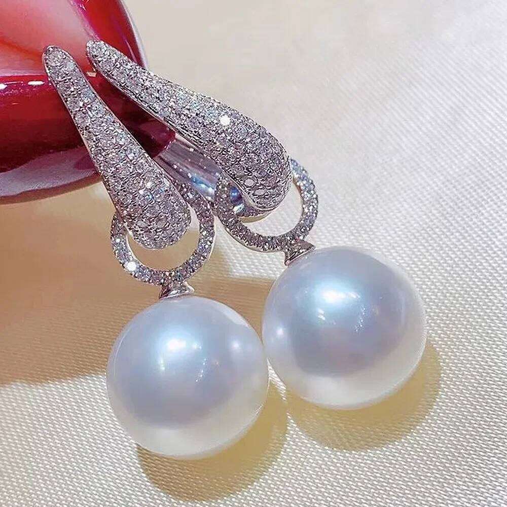 Huitan New Trend Imitation Pearl Dangle Earring for Women Luxury Silver Color Bling Cubic Zirconia Fashion Elegant Lady Jewelry