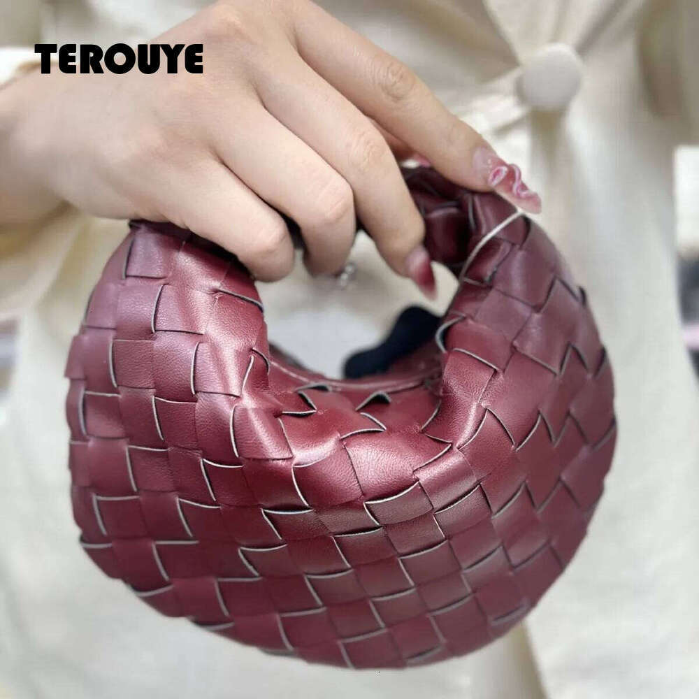 Bestselling Hand Woven Cloud Fashionable And Compact Hand-Held Cute Dumpling Bag, Handbag TEROUYE
